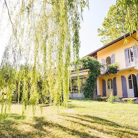 Villa Lesa Vila Lesa