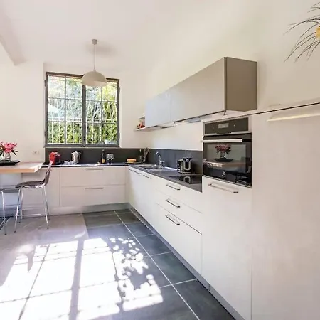 Vila Villa Lesa Lesa